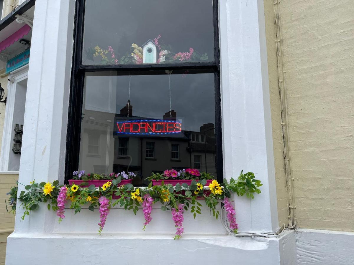 Lilyrose Hotel Whitby Bagian luar foto