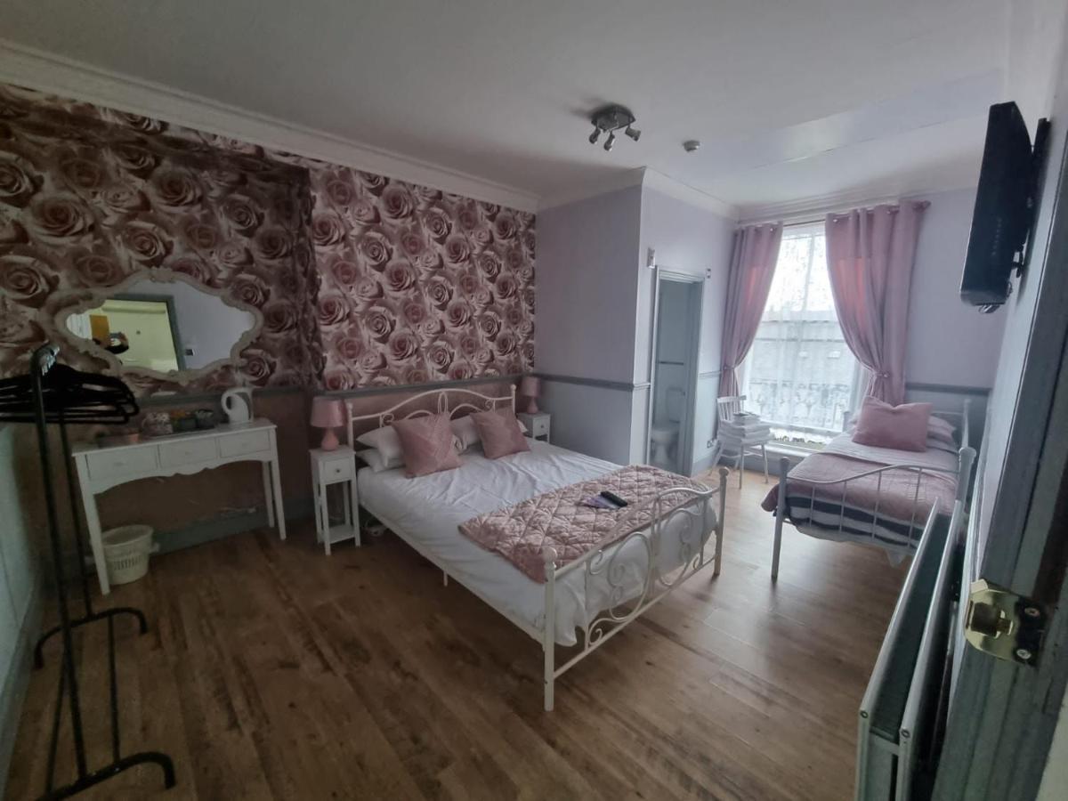 Lilyrose Hotel Whitby Bagian luar foto