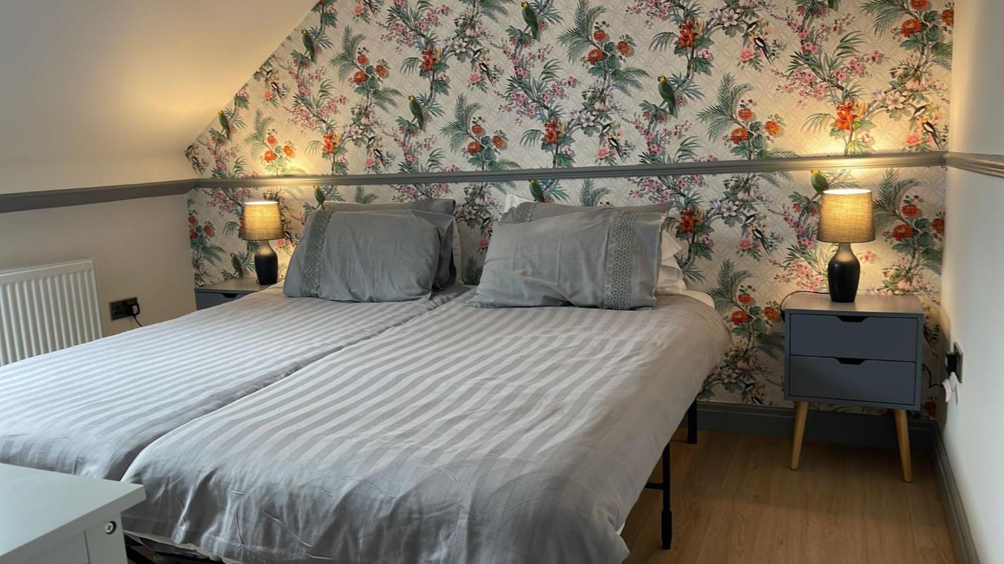 Lilyrose Hotel Whitby Bagian luar foto
