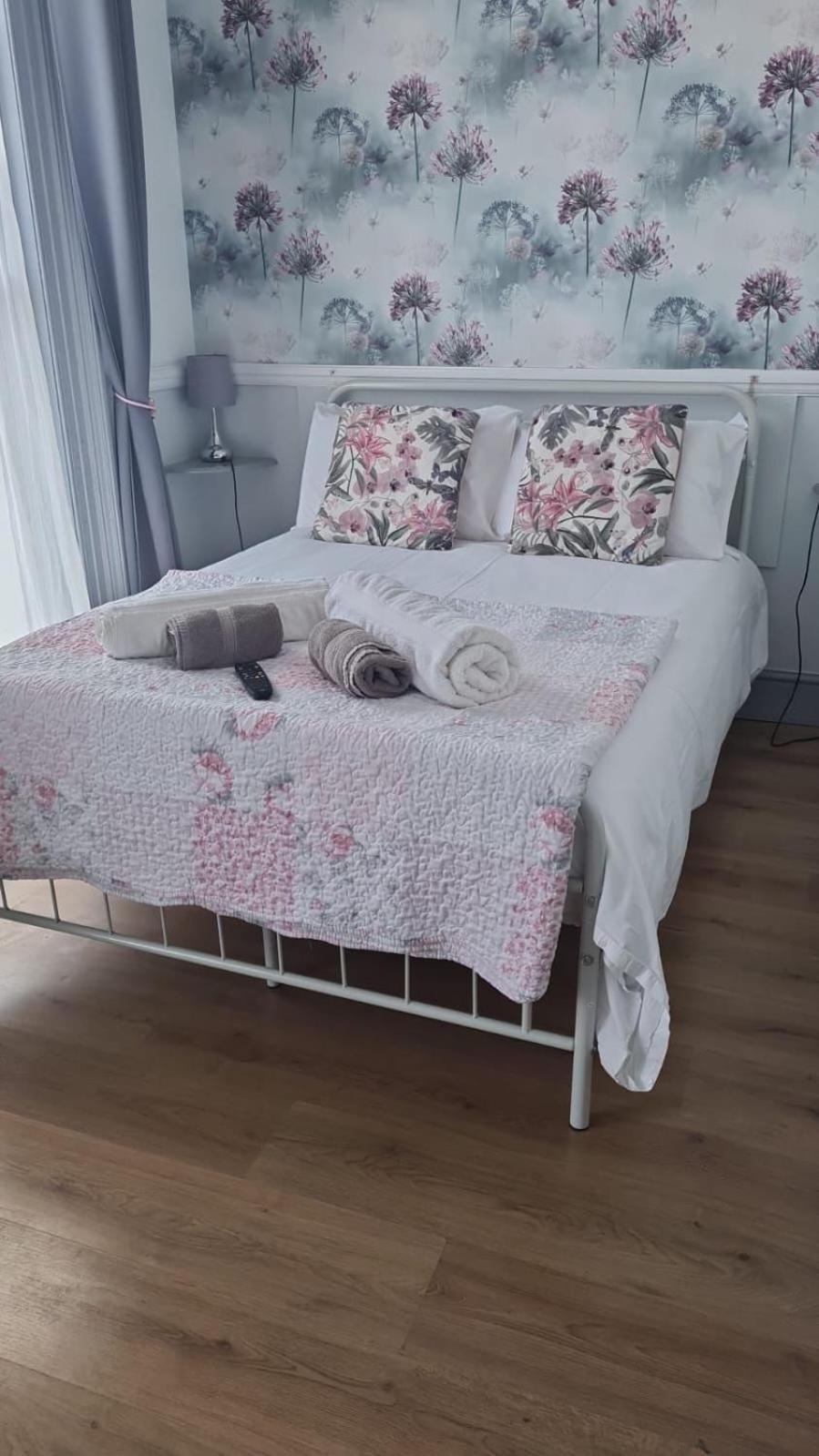 Lilyrose Hotel Whitby Bagian luar foto