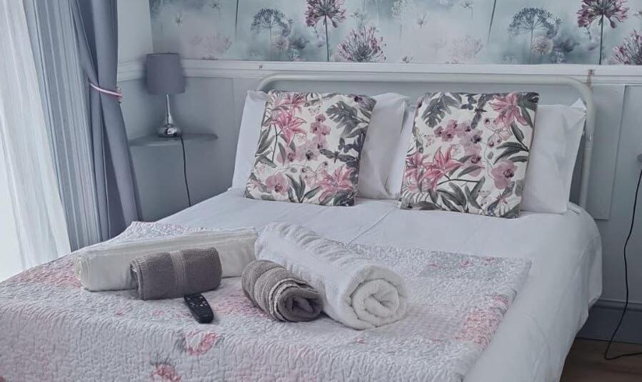 Lilyrose Hotel Whitby Ruang foto