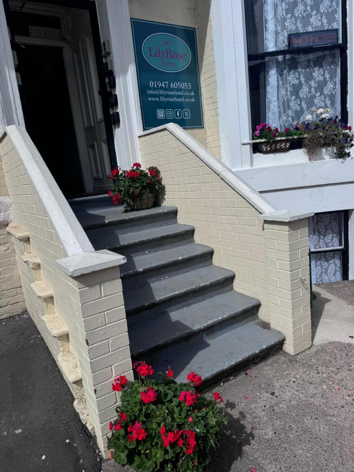 Lilyrose Hotel Whitby Bagian luar foto