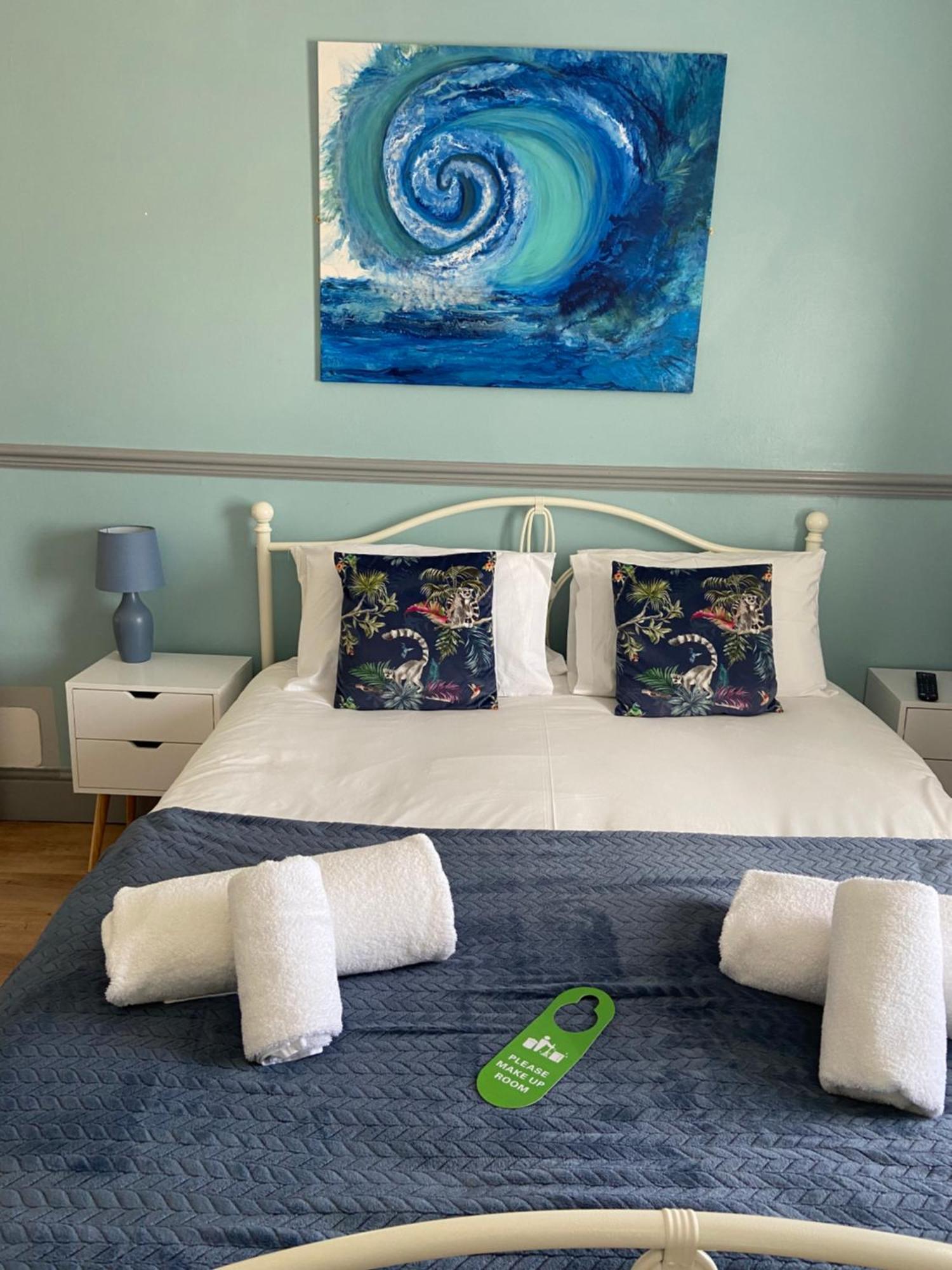 Lilyrose Hotel Whitby Bagian luar foto